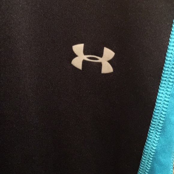 UnderArmour Black Fitted Crop Workout Pants - Picture 2 of 8